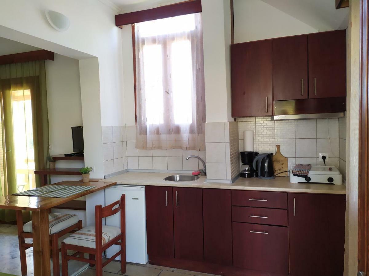 Apartment Victoria Агиос-Георгиос Экстерьер фото